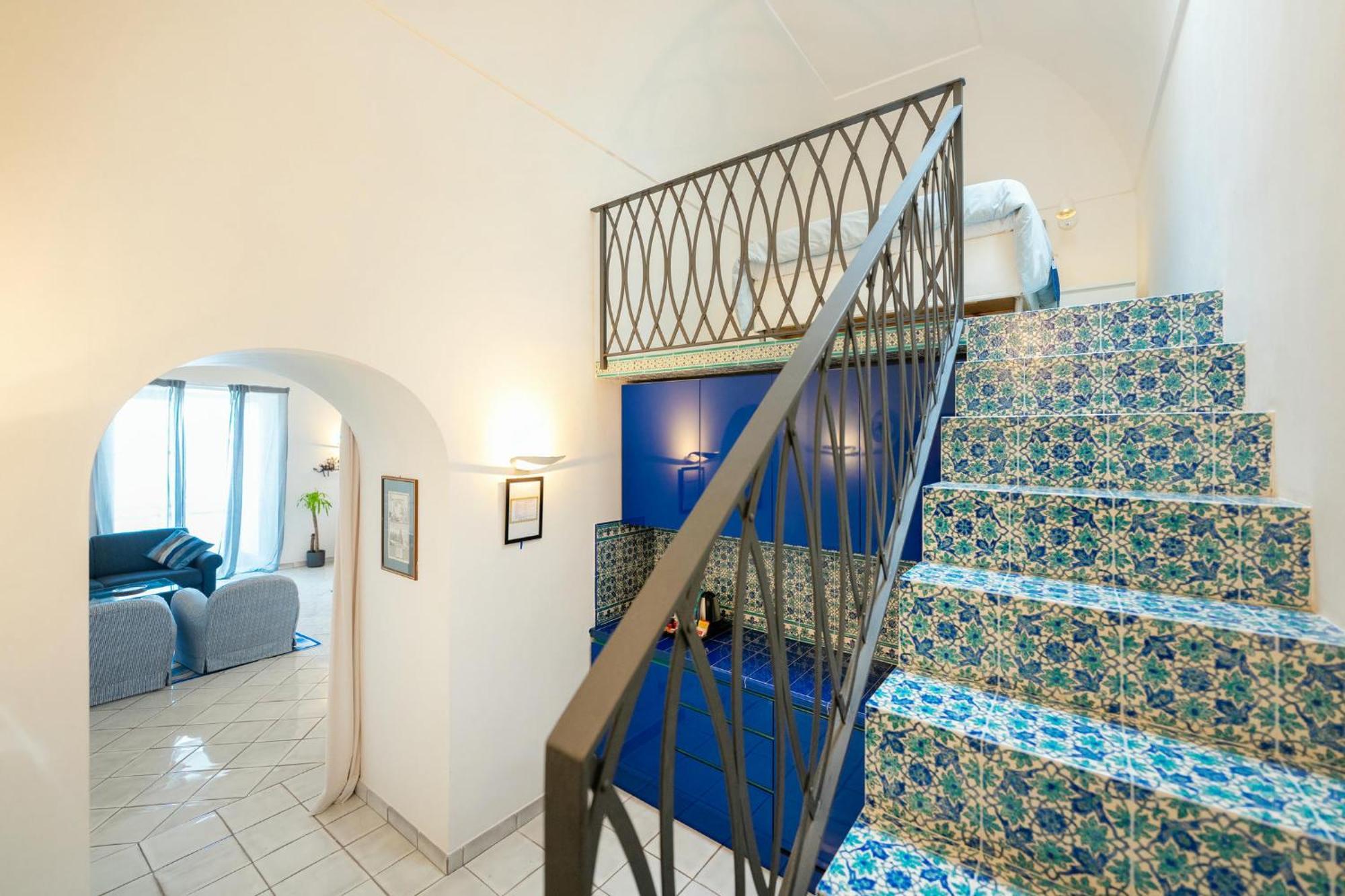 Suite Palazzo Capri - Seaview Екстер'єр фото