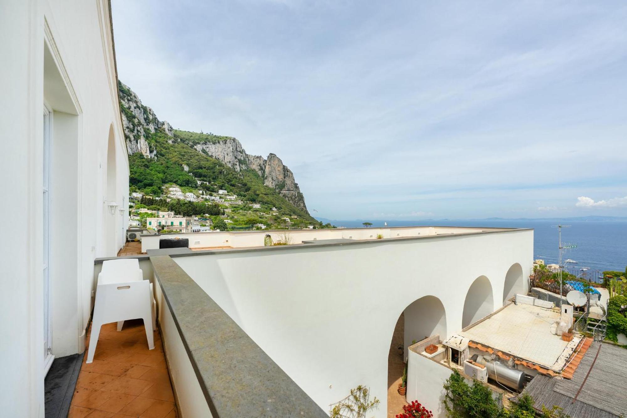 Suite Palazzo Capri - Seaview Екстер'єр фото